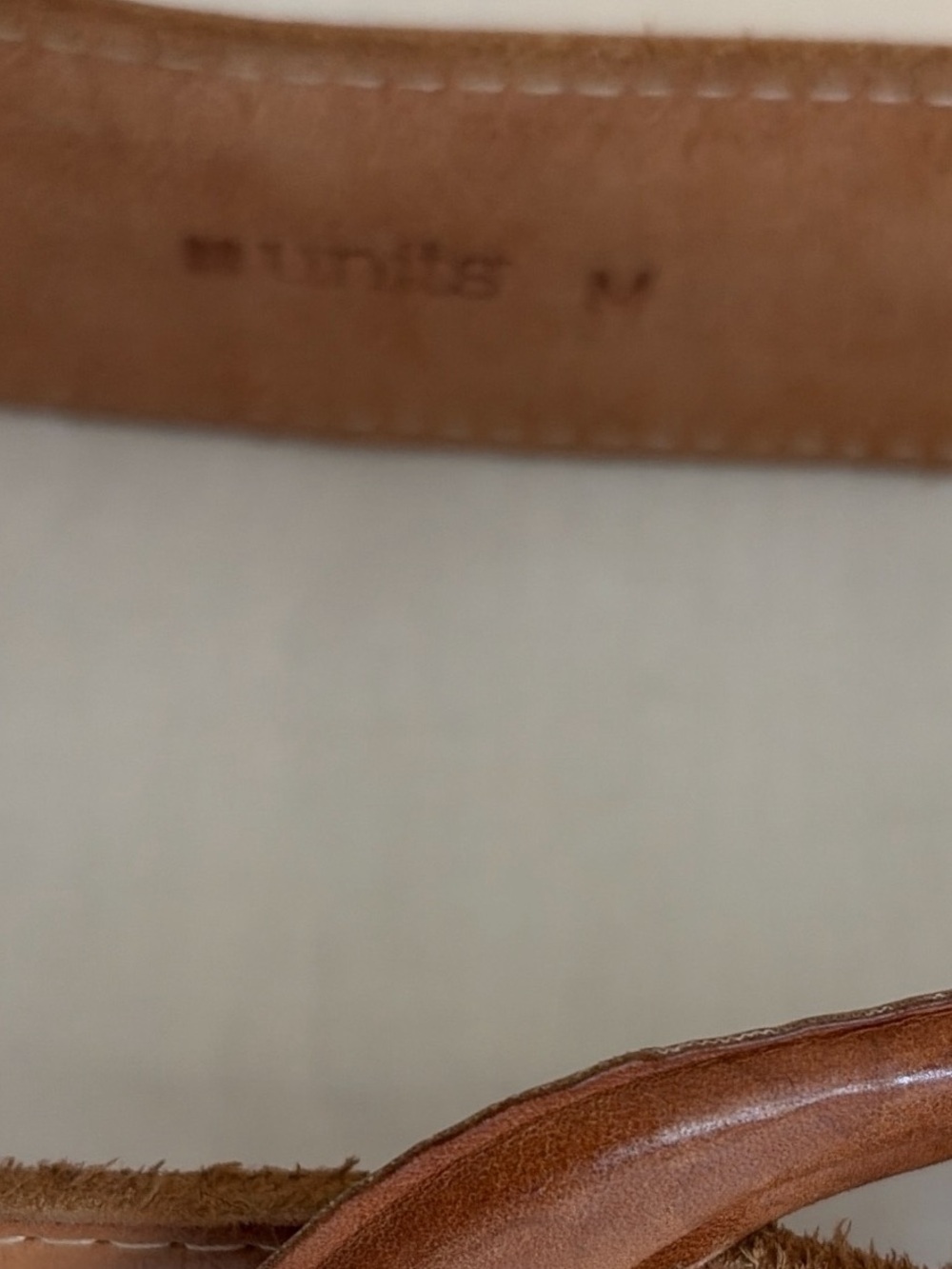 Units Wide Tan Leather Women’s Belt with Rounded Buckle medium - Picture 2 of 6